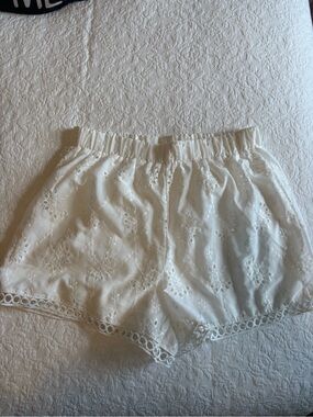 SHEIN White Eyelet Lace Elastic Waist Shorts